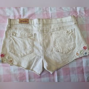 NWT Mudd Booty Shorts Size 15 Embroidery Flowers